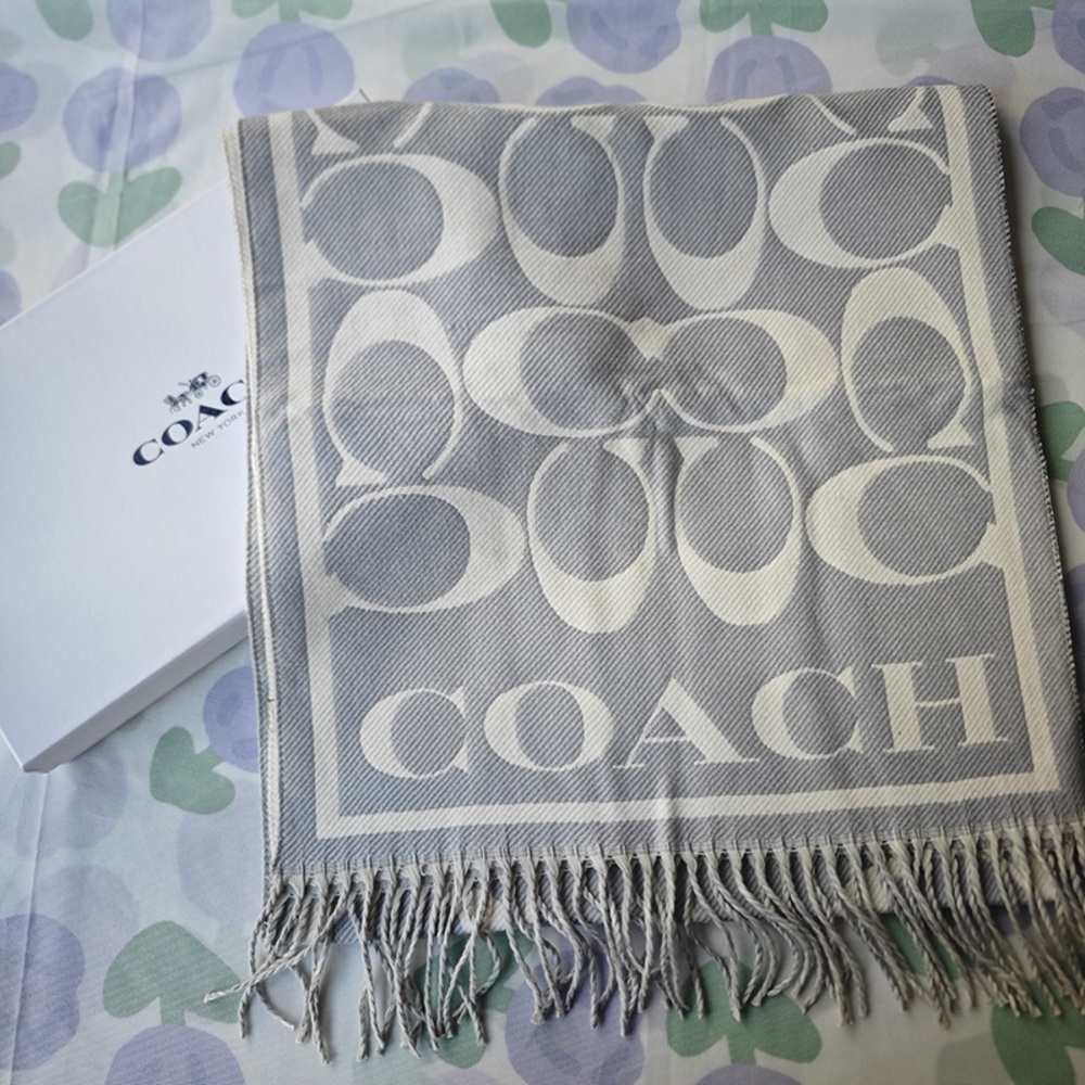 COACH Double C Loop Scarf